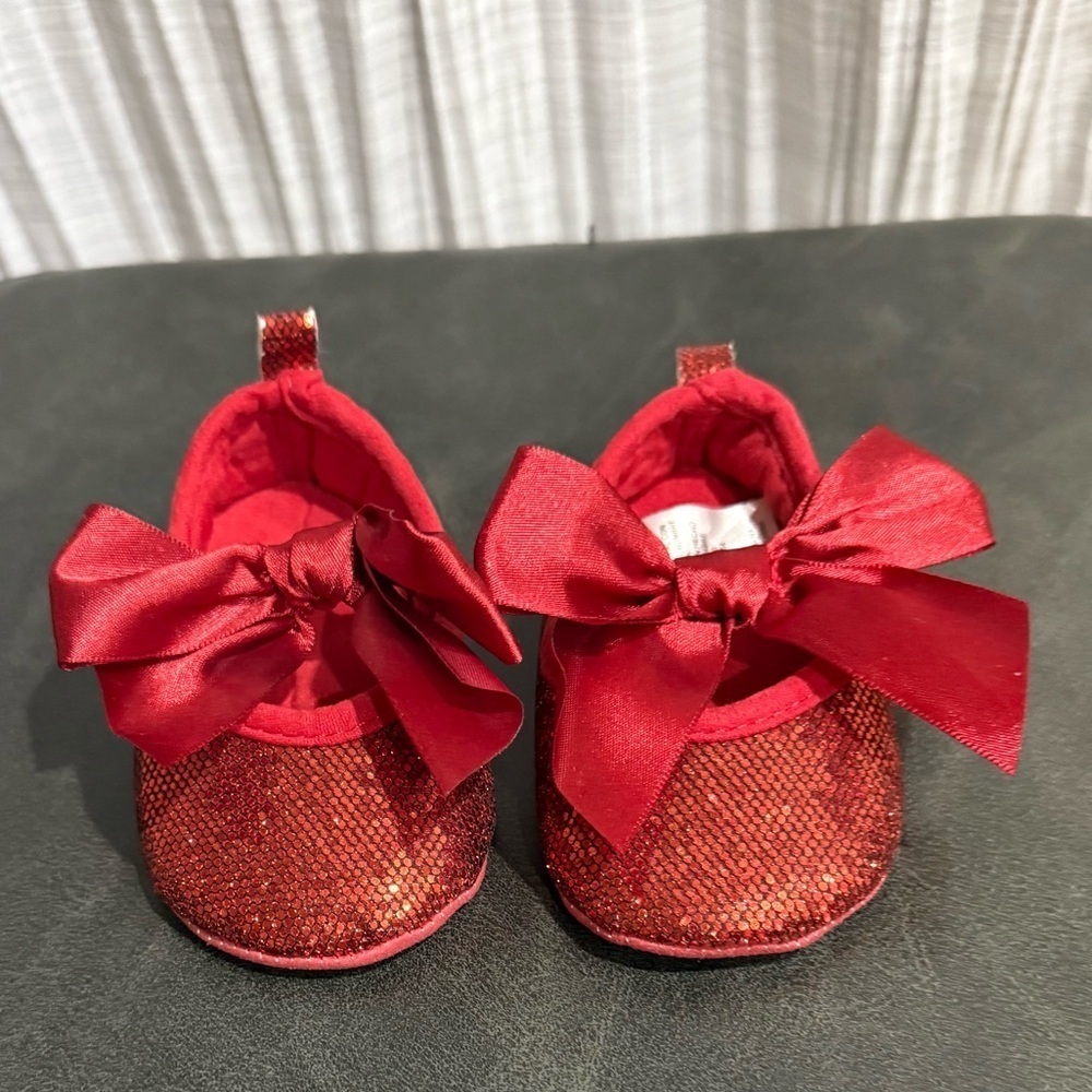 Glittery Red Baby Shoes with Bow 0-3 months 4 inches